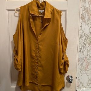 Brand new yellow crème button up shirt